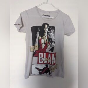 Edgy Graphic Tee in White by Threadless size small